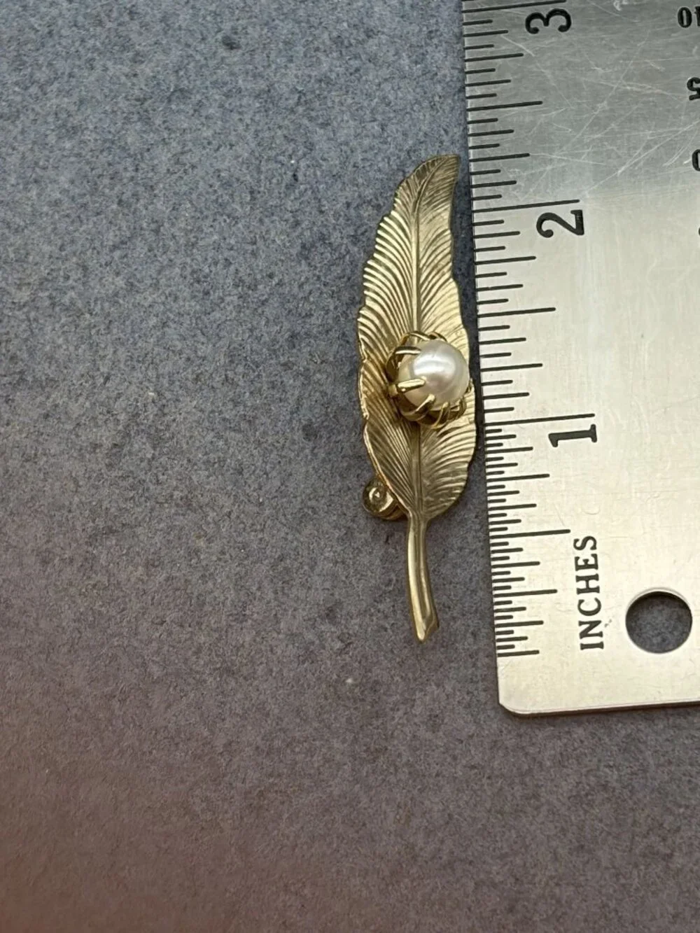 Leaf Feather Brooch 2.25 In Shell Pearl Accent Gold Elegant Vintage Retro Glam